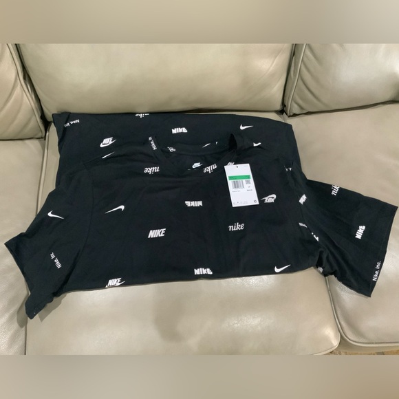 🇱🇷Nike Men's Black Graphic T-Shirt - Picture 5 of 5